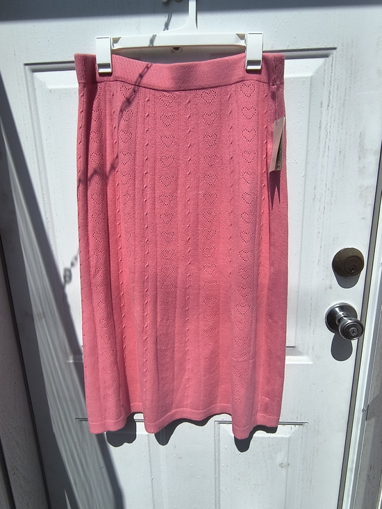 a new day Dresses & Skirts - a new day Pink Knit Midi Skirt with Heart Detail